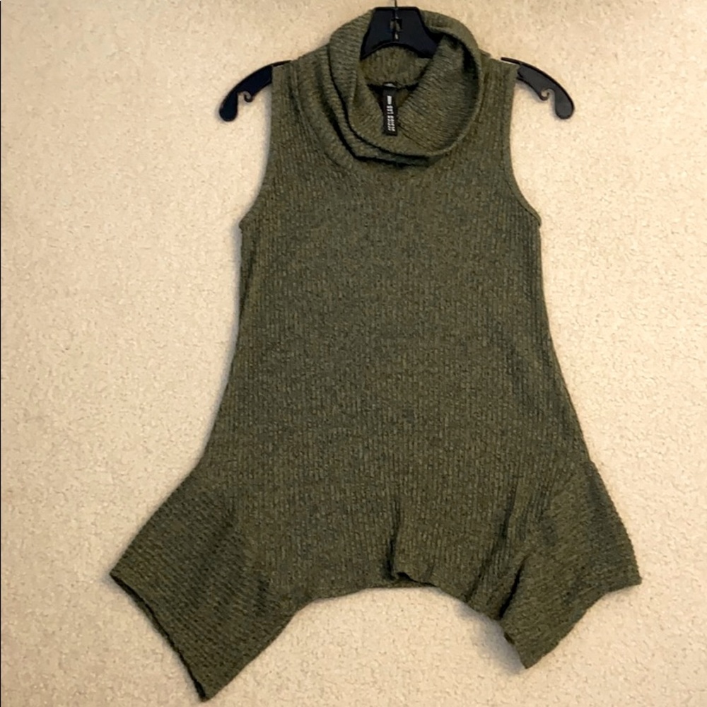 Design Lab green cowlneck sleeveless sweater